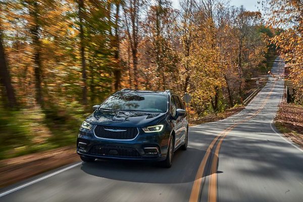 Minivans like this Chrysler Pacifica are some of the best selling used cars to sell in January.